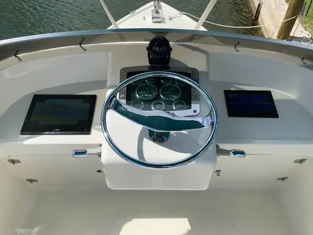 Bertram 31 Flybridge Cruiser