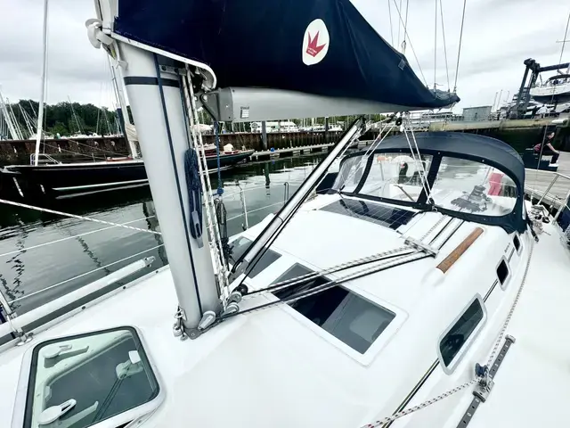 Beneteau Oceanis Clipper 323