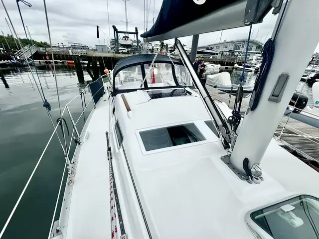 Beneteau Oceanis Clipper 323