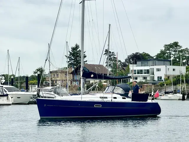 Beneteau Oceanis Clipper 323