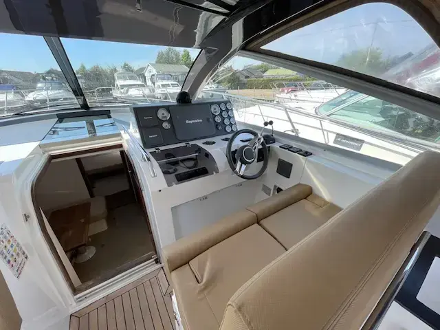 Sealine Sc 35