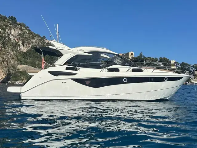 Galeon 305 HTS