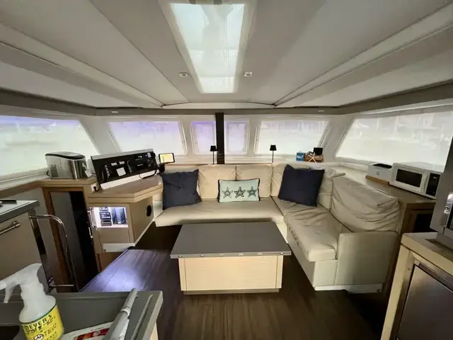 Fountaine Pajot Lucia 40