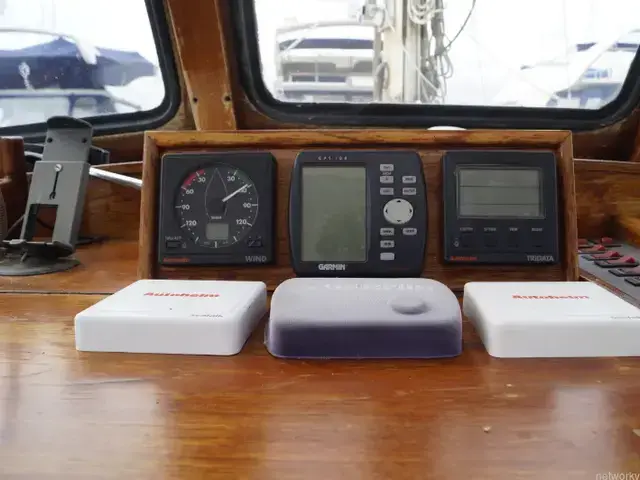 Nauticat 33