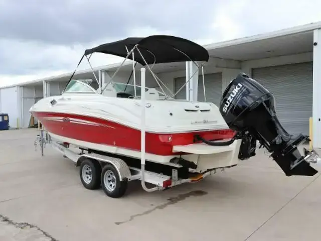 Sea Ray 240 Sundeck