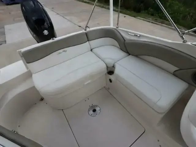 Sea Ray 240 Sundeck