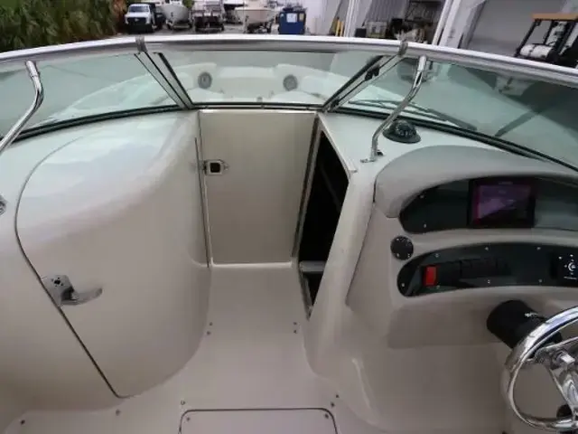 Sea Ray 240 Sundeck