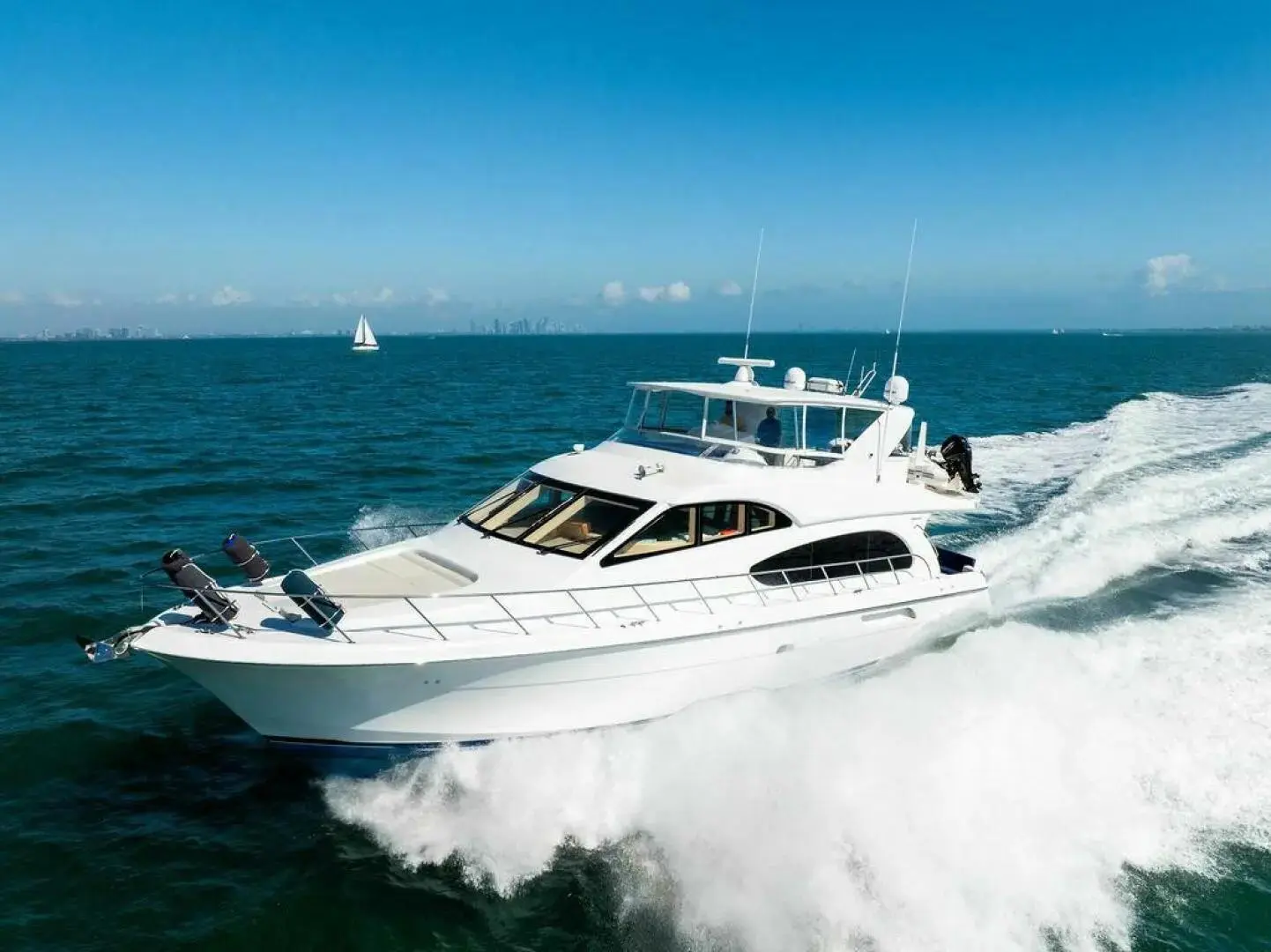 2008 Hatteras 64 motor yacht