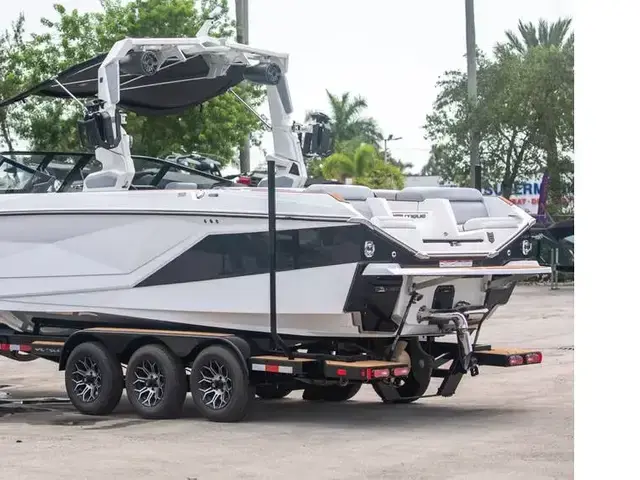 Nautique Boats G25