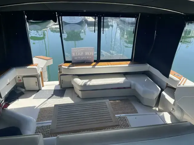 Sea Ray 460 Express Cruiser