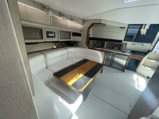 Sea Ray 460 Express Cruiser