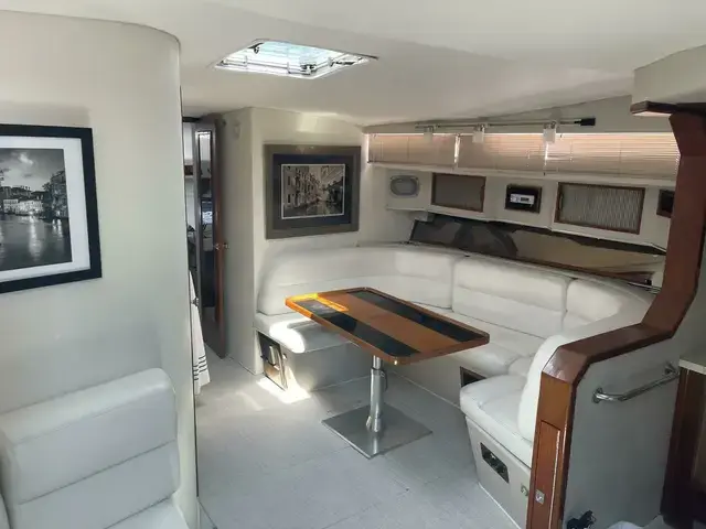 Sea Ray 460 Express Cruiser