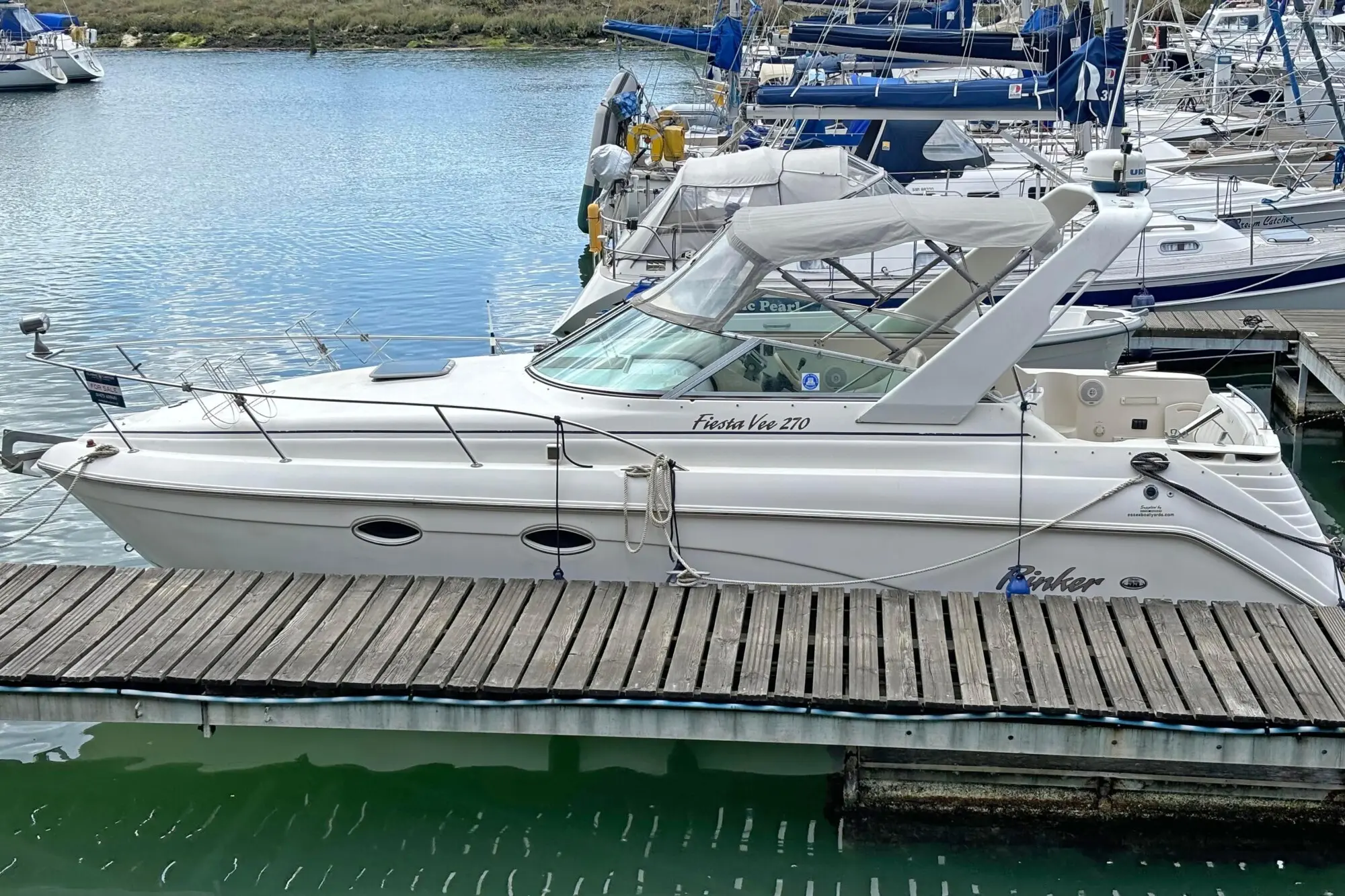 2000 Rinker fiesta vee 270