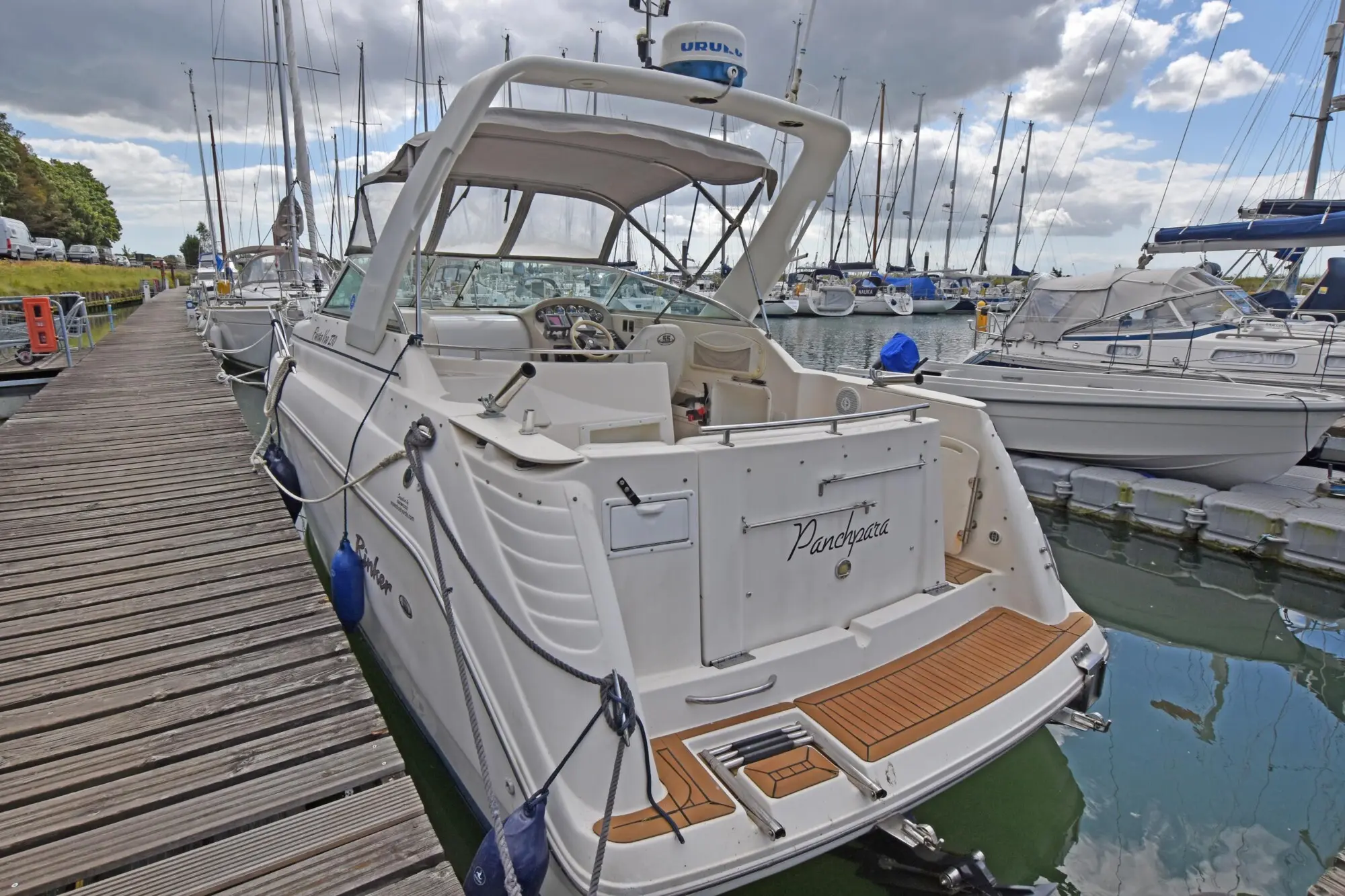 2000 Rinker fiesta vee 270