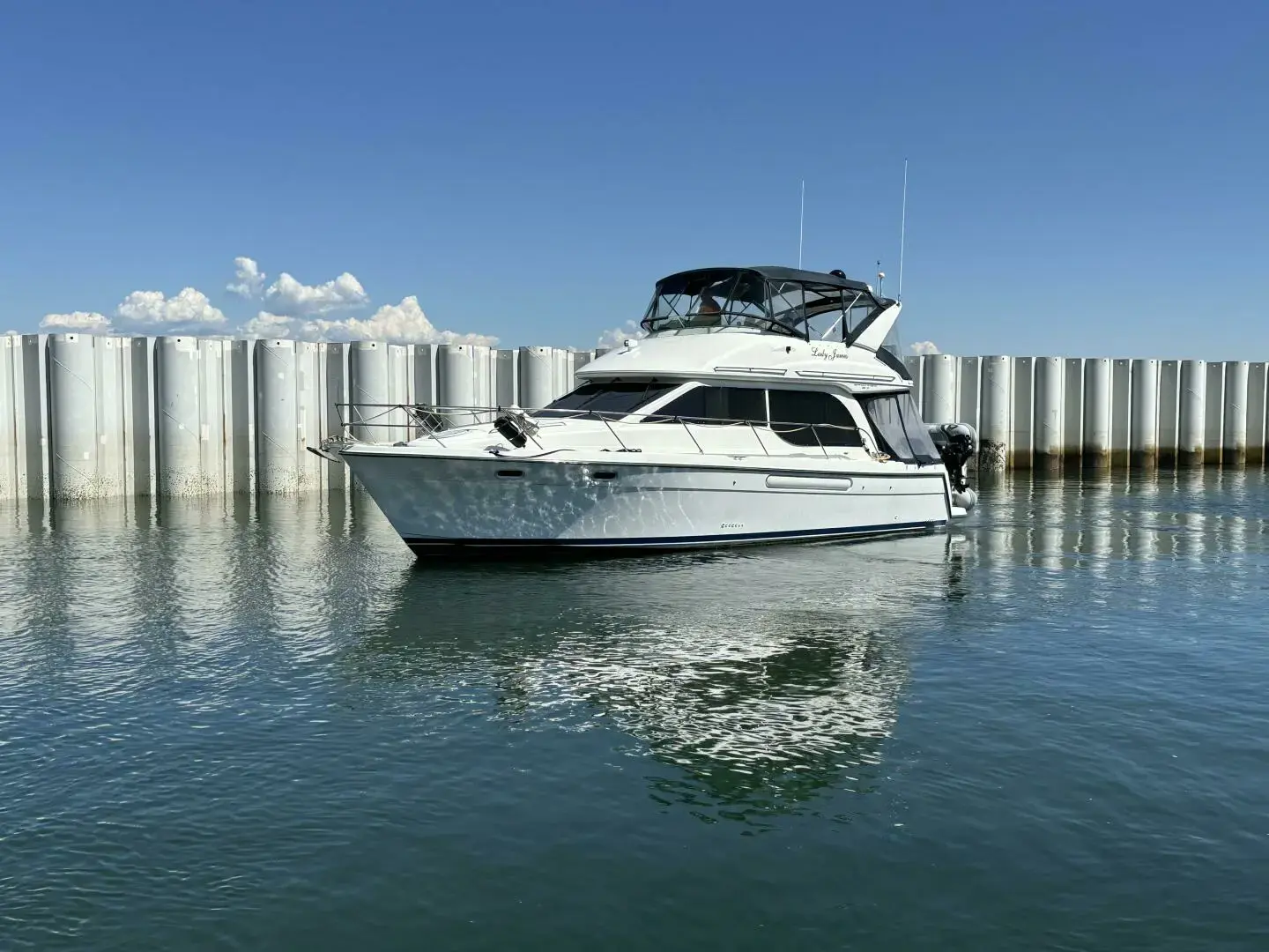 2000 Bayliner 3788 command bridge