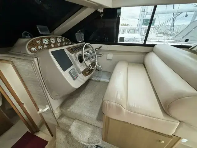 Bayliner 3788 Command Bridge Motoryacht