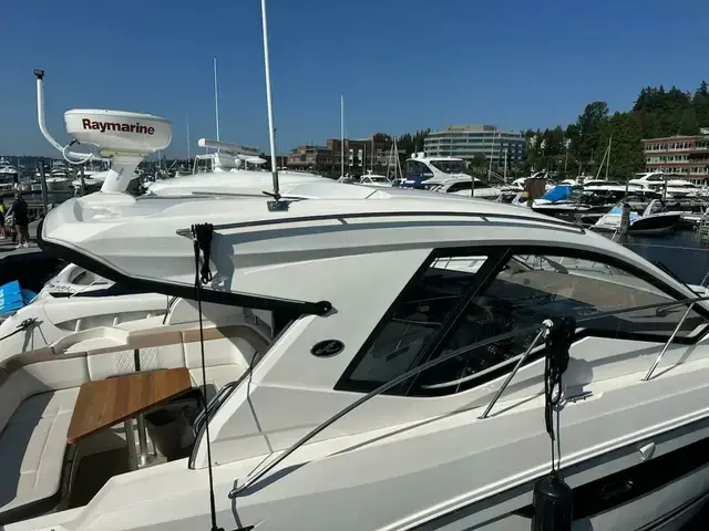 Sea Ray Sundancer 350 Coupe