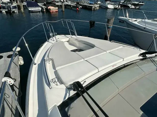 Sea Ray Sundancer 350 Coupe