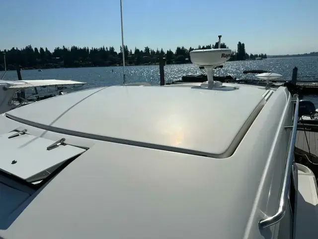 Sea Ray Sundancer 350 Coupe