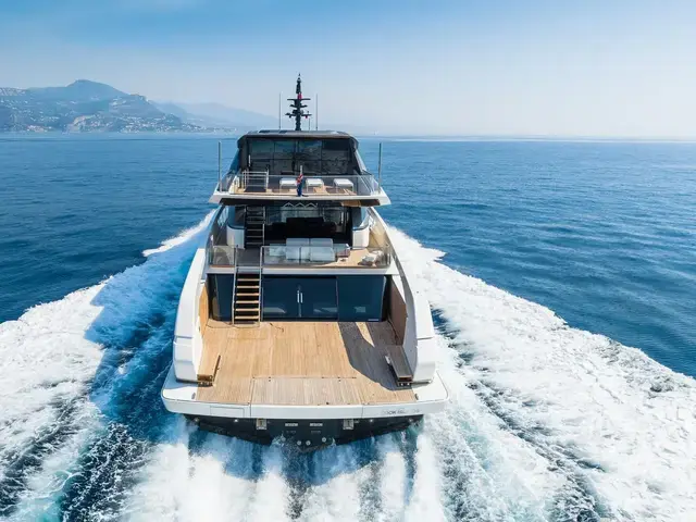 Motor Yacht Ami