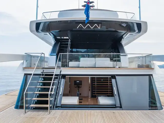 Motor Yacht Ami