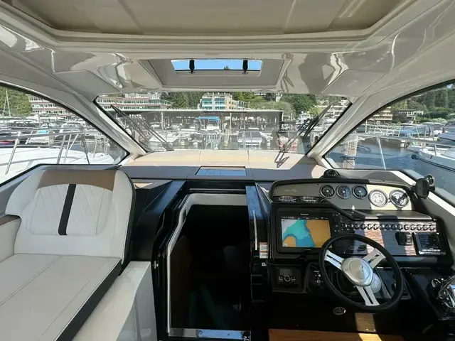 Sea Ray Sundancer 350 Coupe