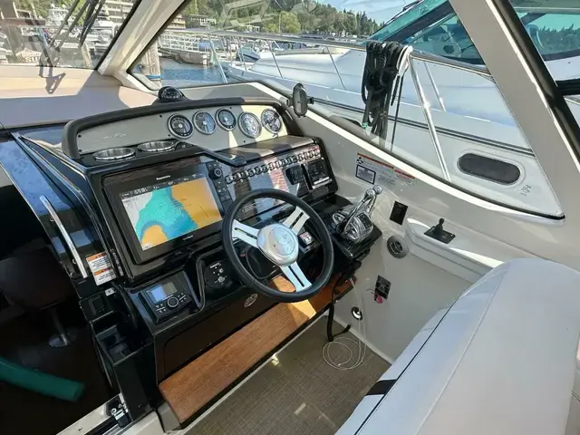 Sea Ray Sundancer 350 Coupe