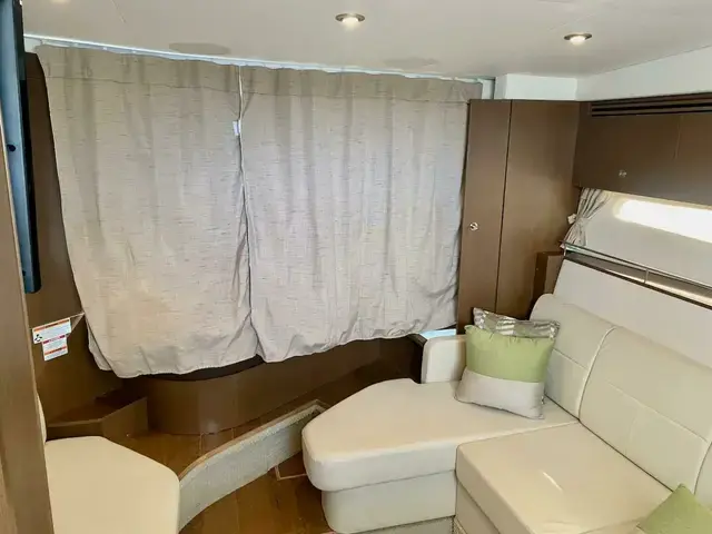 Sea Ray Sundancer 350 Coupe