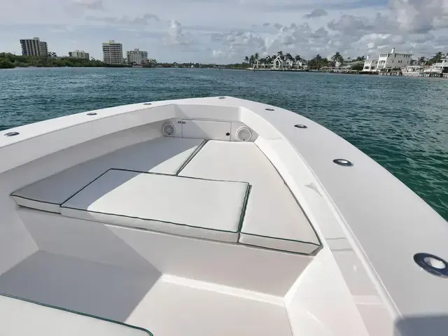 Jupiter Boats 31 Center Console