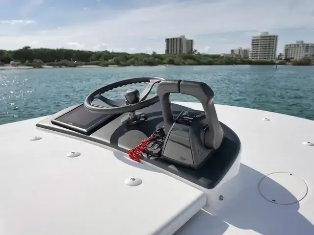 Jupiter Boats 31 Center Console