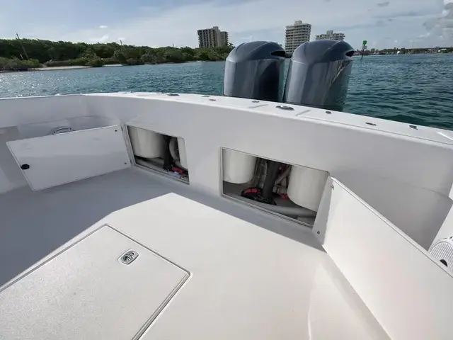 Jupiter Boats 31 Center Console