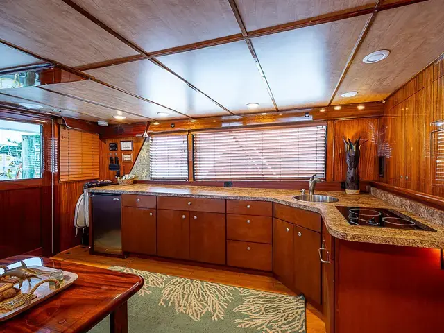 Hatteras 50'