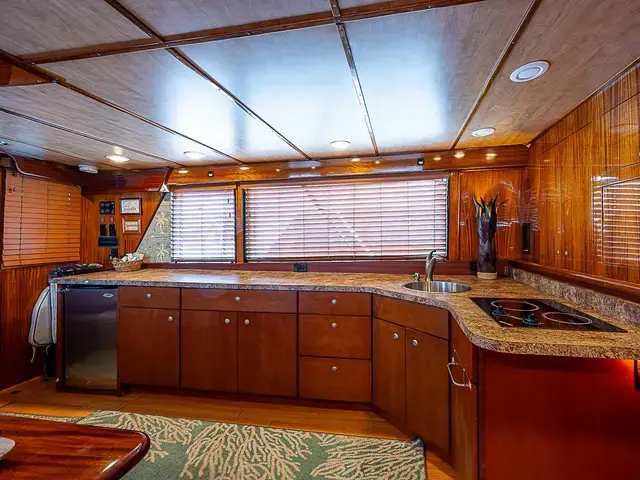 Hatteras 50'