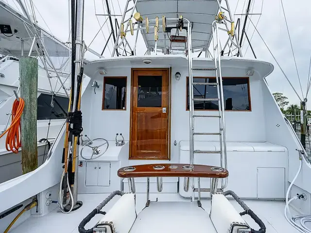 Hatteras 50'