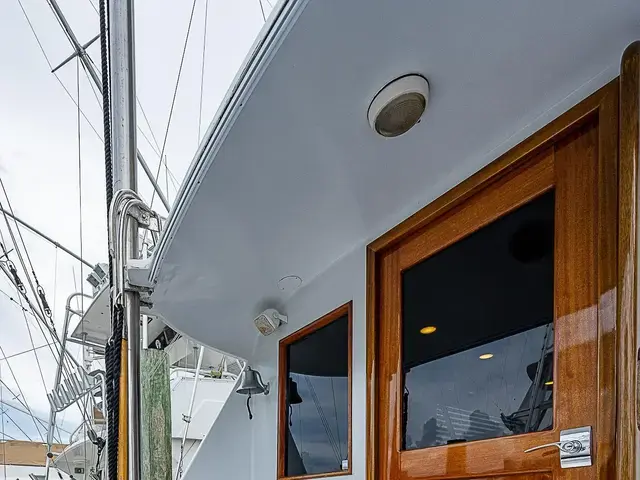 Hatteras 50'