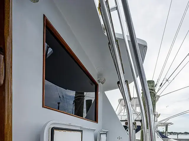 Hatteras 50'