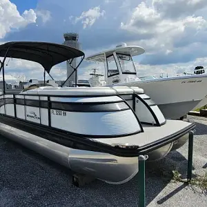 2018 Bennington Marine 25 Qcw-Bar