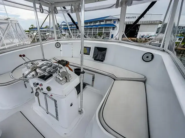 Hatteras 50'