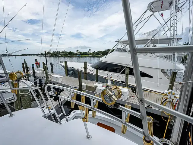 Hatteras 50'