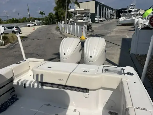 Sea Hunt Boats 30 Gamefish Cb