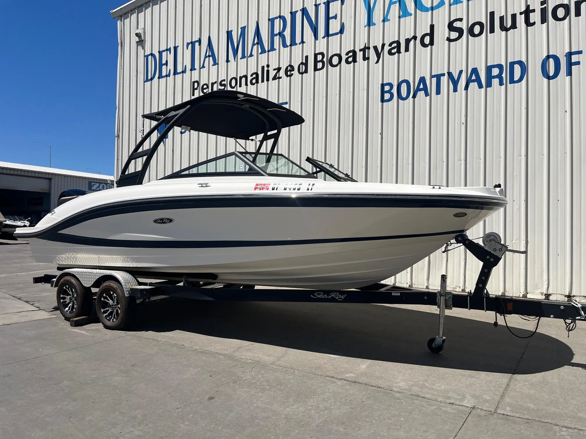 2022 Sea Ray 210 spx ob