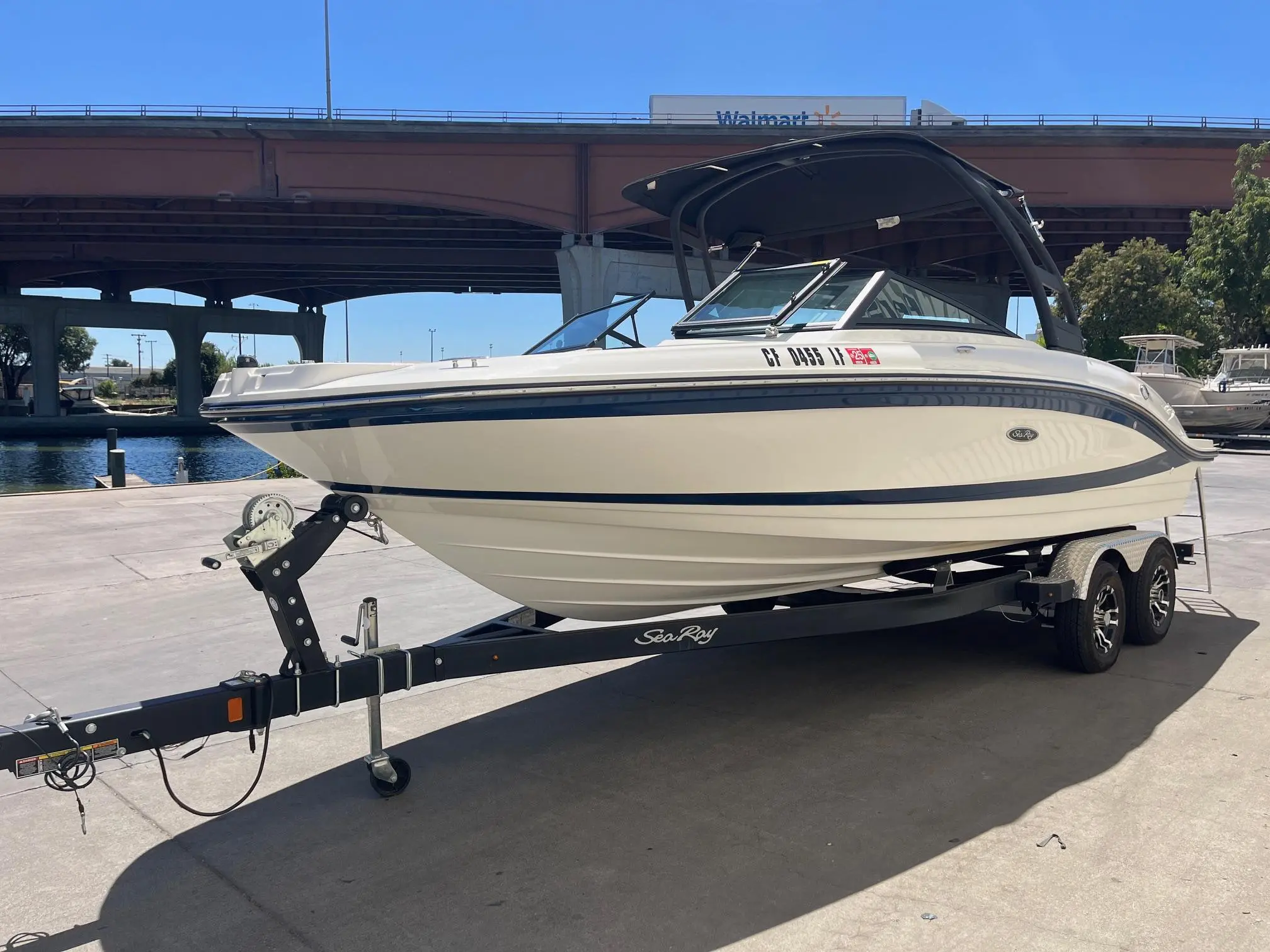 2022 Sea Ray 210 spx ob