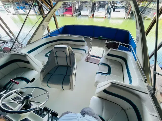 Bayliner 3818