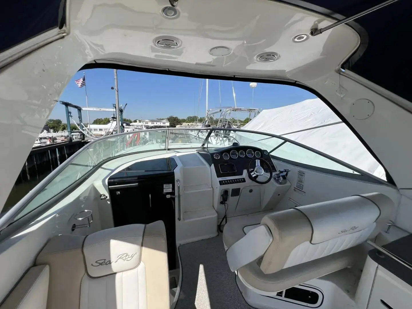 2012 Sea Ray sundancer 31