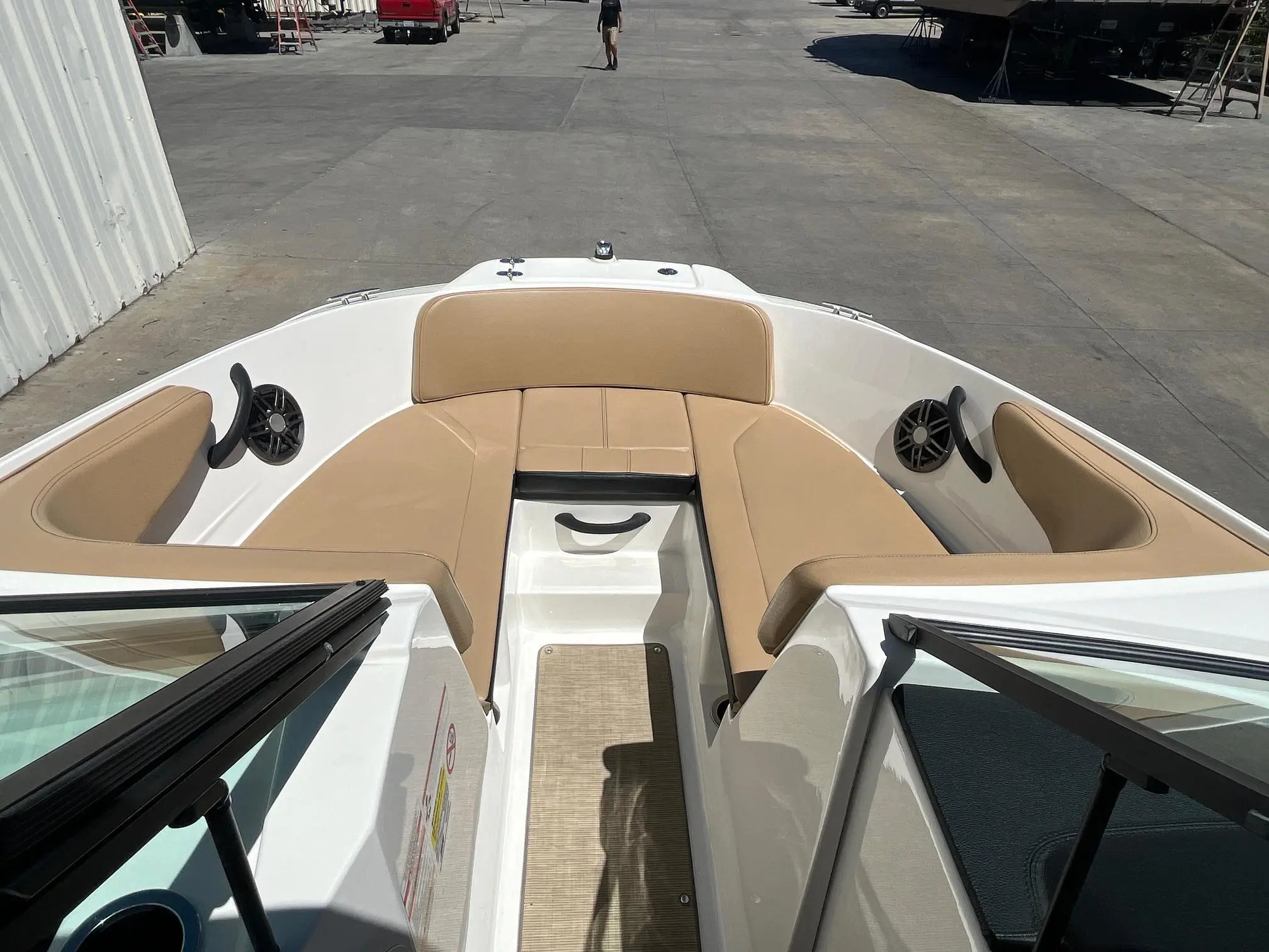 2022 Sea Ray 210 spx ob