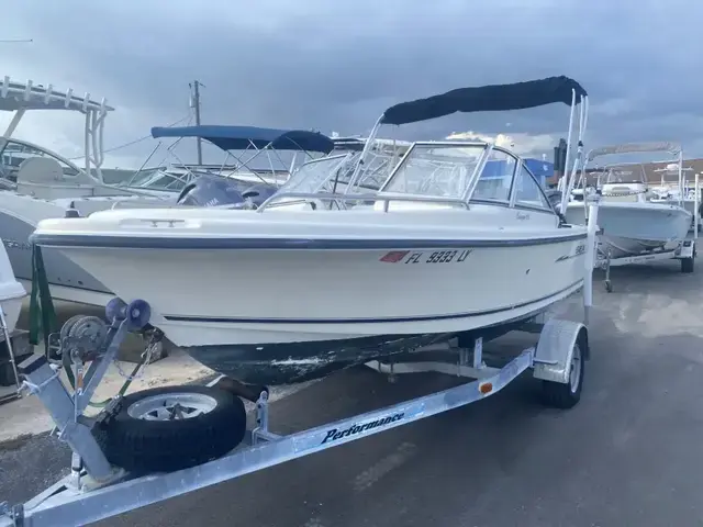 Sea Hunt Boats 17 Escape