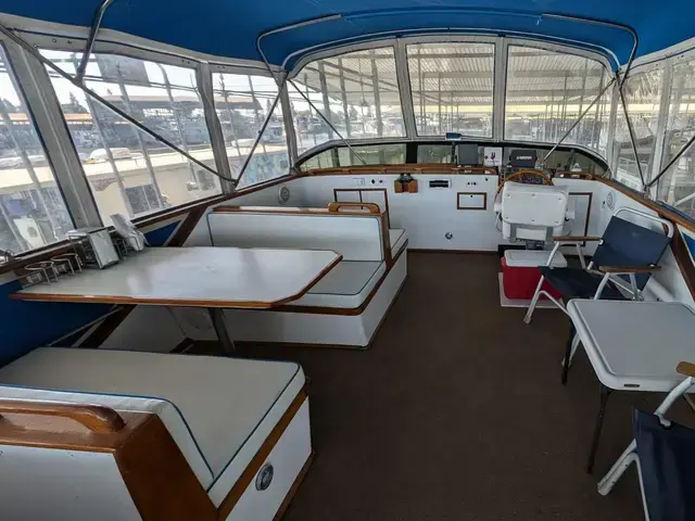 Trader Double Cabin