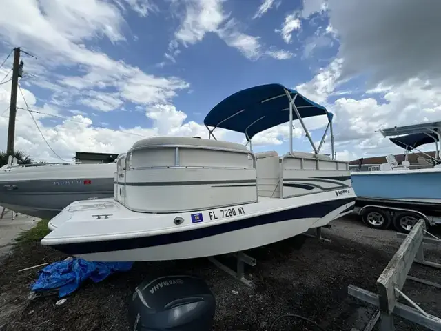 Bennington Marine Southwind 201L