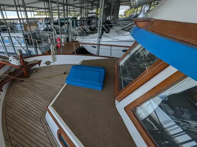 Trader Double Cabin