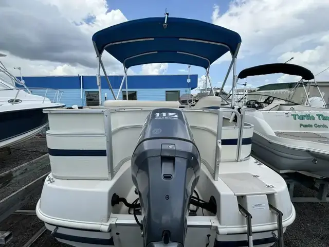 Bennington Marine Southwind 201L